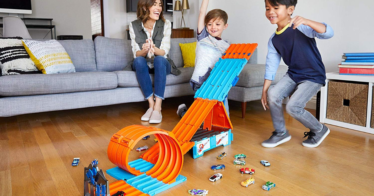 Walmart Cyber Monday: Hot Wheels Track Builder System Race Crate
