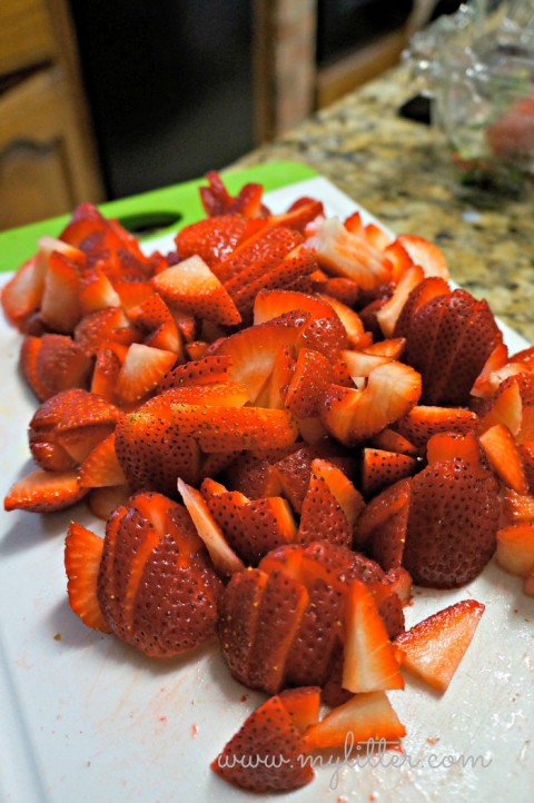 sliced strawberries