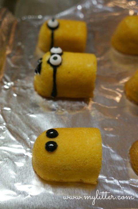 Despicable me twinkie cupcakes